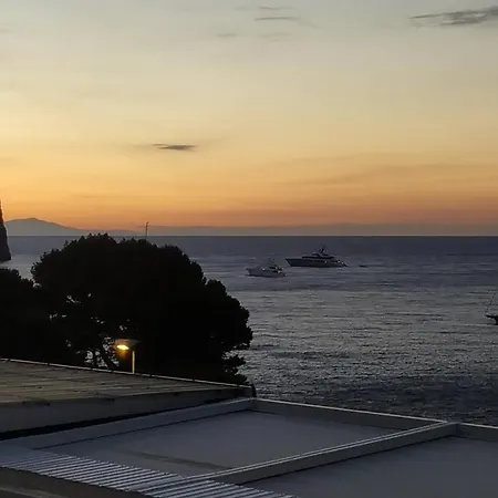 Villetta Con Terrazzo Vista Faraglioni Casa vacanze Capri