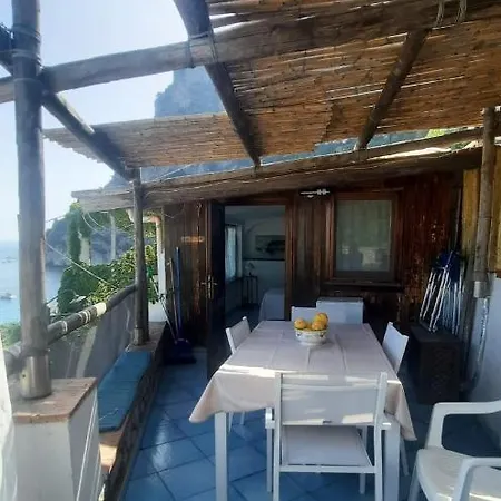 Villetta Con Terrazzo Vista Faraglioni * 카프리